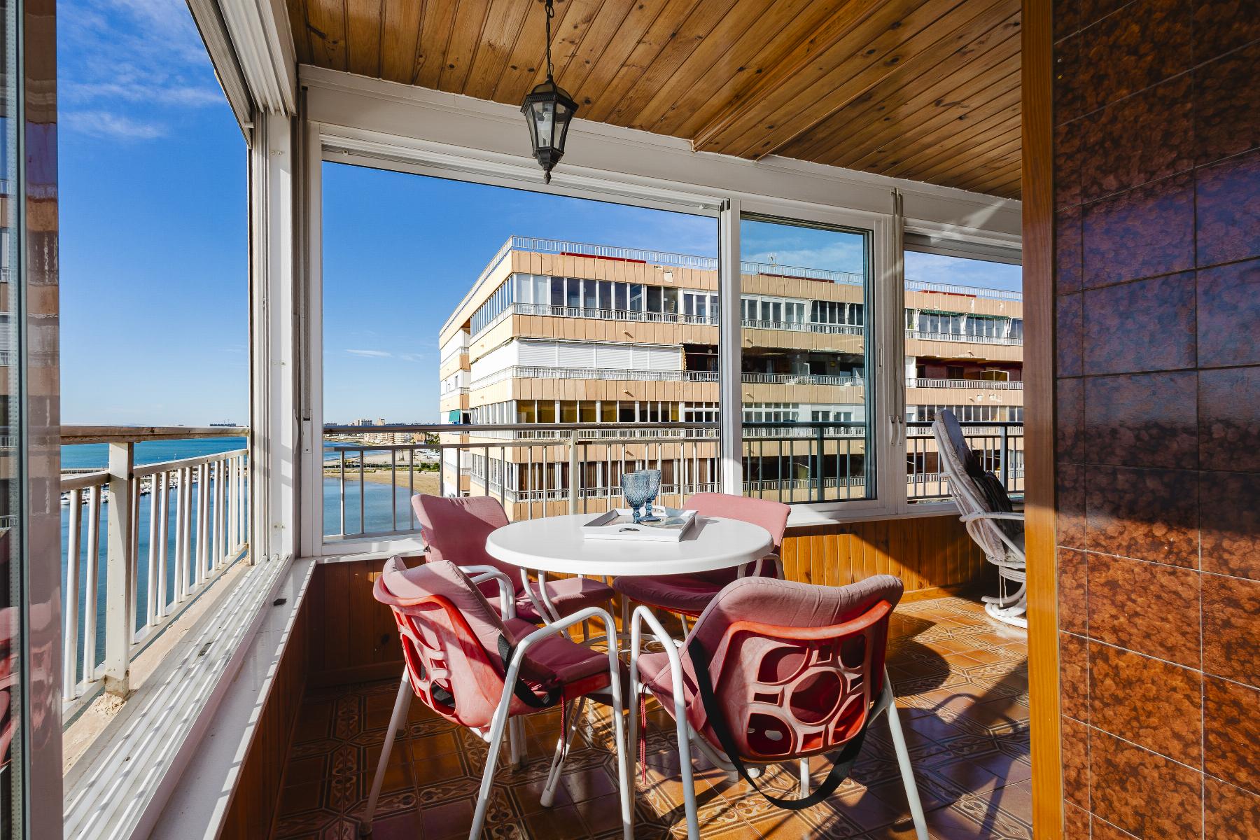 Resale - 3 Bedroom 2 Bathroom  in Torrevieja - Playa del Acequión - Alicante