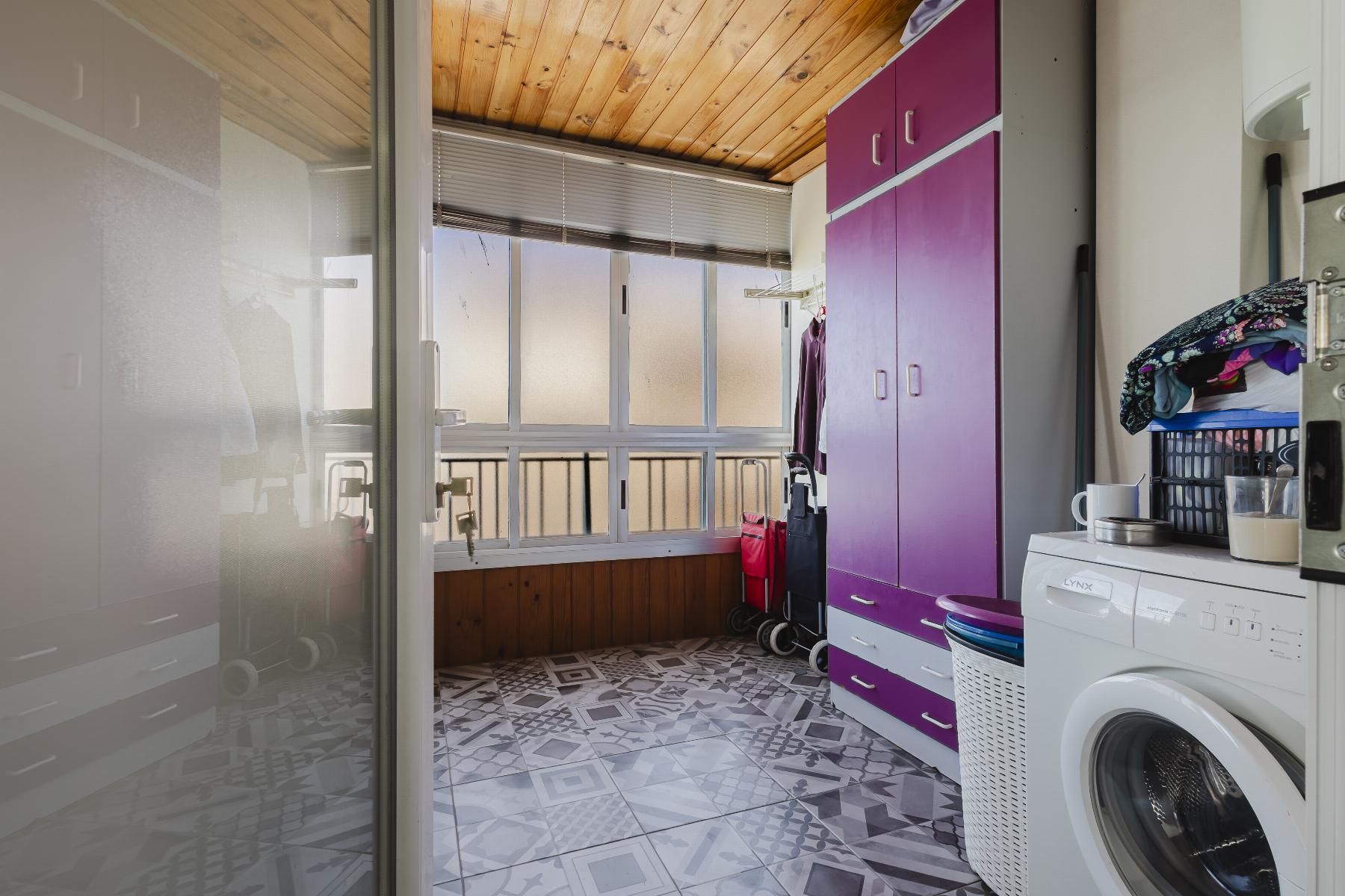 Resale - 3 Bedroom 2 Bathroom  in Torrevieja - Playa del Acequión - Alicante