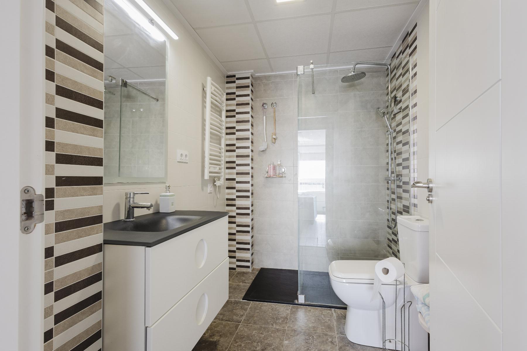 Resale - 3 Bedroom 2 Bathroom  in Torrevieja - Playa del Acequión - Alicante