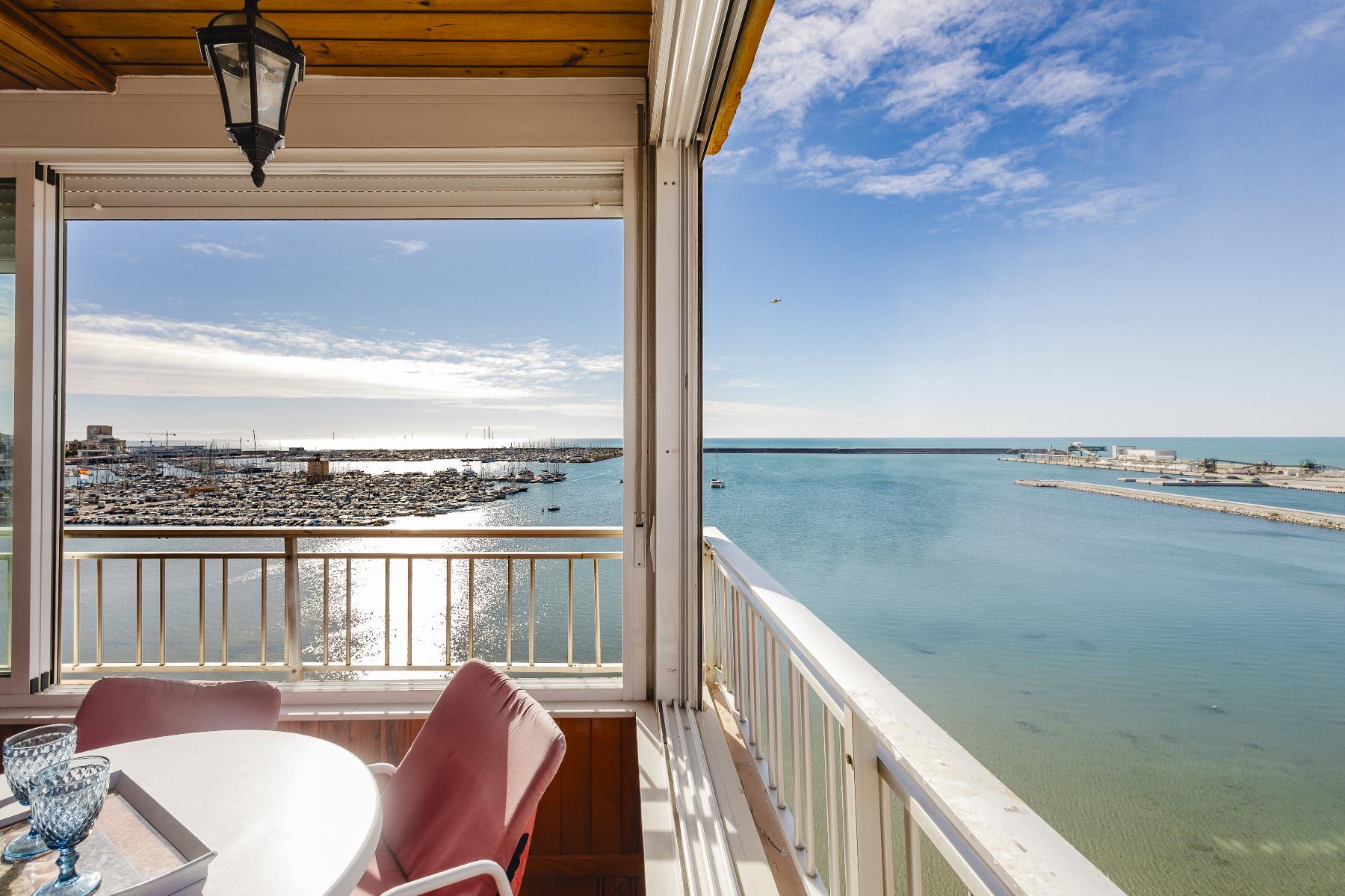 Resale - 3 Bedroom 2 Bathroom  in Torrevieja - Playa del Acequión - Alicante