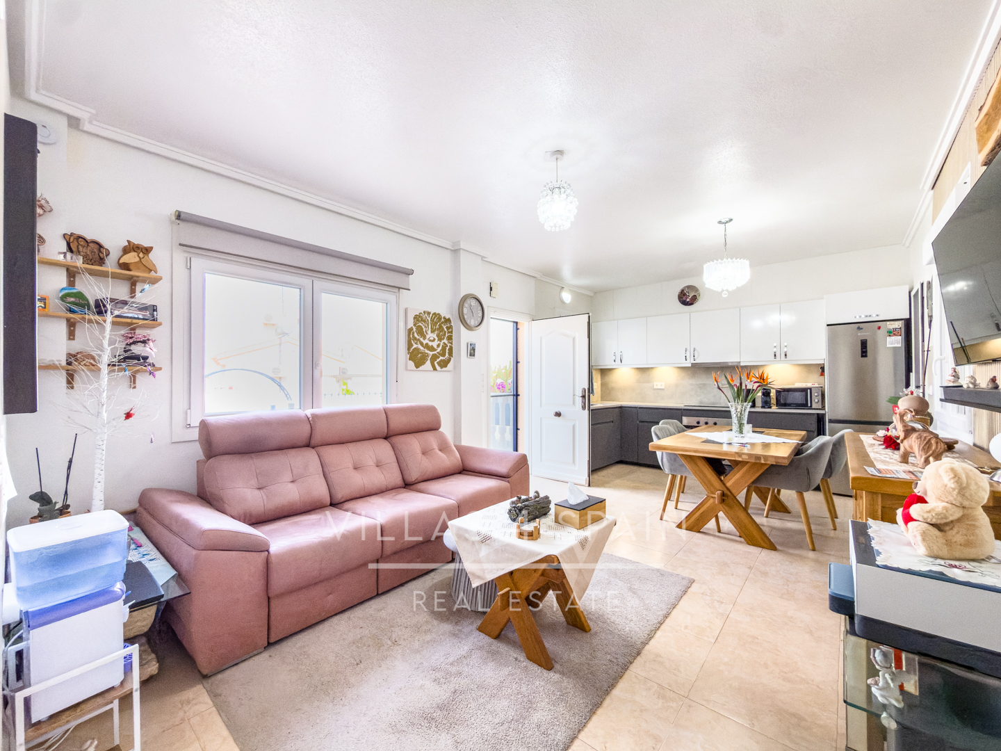 Resale - 3 Bed 2 Bath townhouse with roof terrace and community pool in Benijofar - Ciudad Quesada  - calle rio miño - Alicante