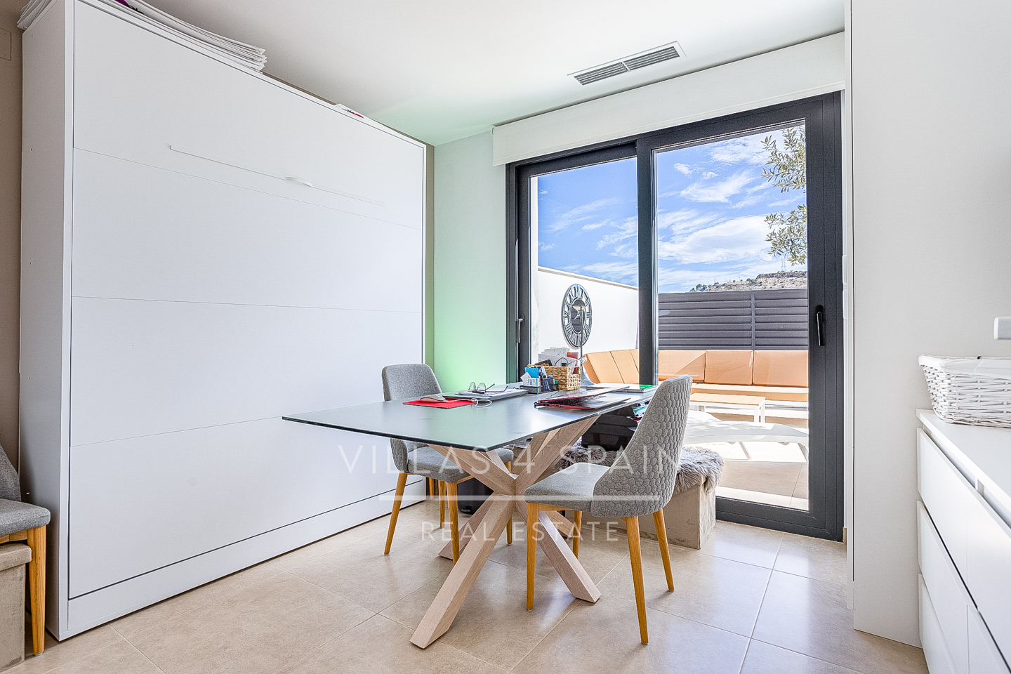 Resale - 3 bed 3 bath modern villa with private pool for sale in Benijofar, Alicante - calle felipe hernandez - Alicante