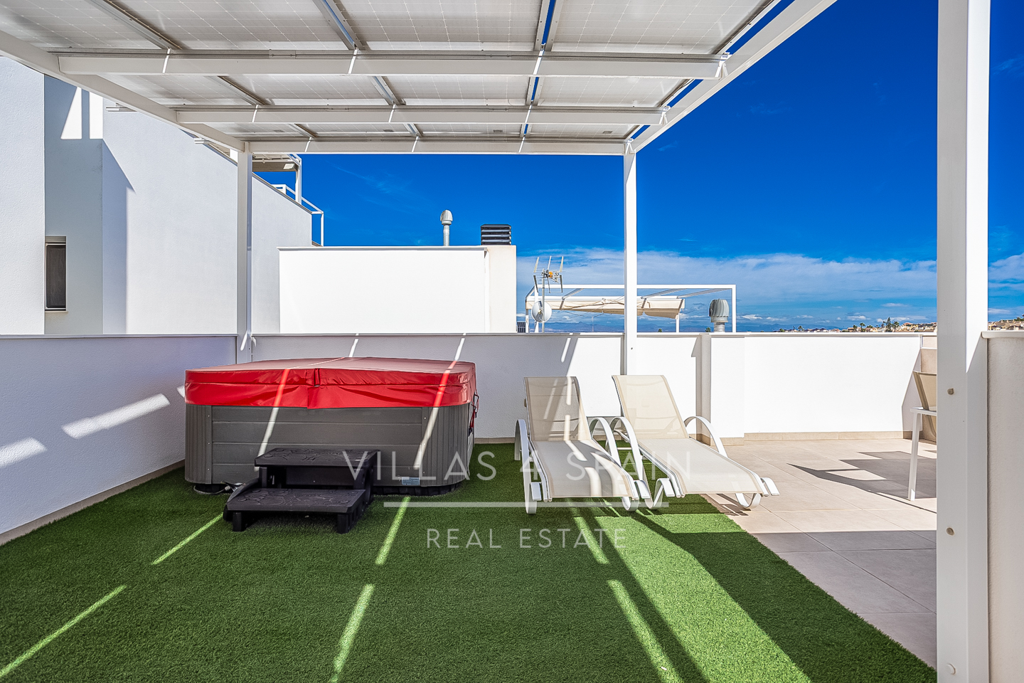 Resale - 3 bed 3 bath modern villa with private pool for sale in Benijofar, Alicante - calle felipe hernandez - Alicante