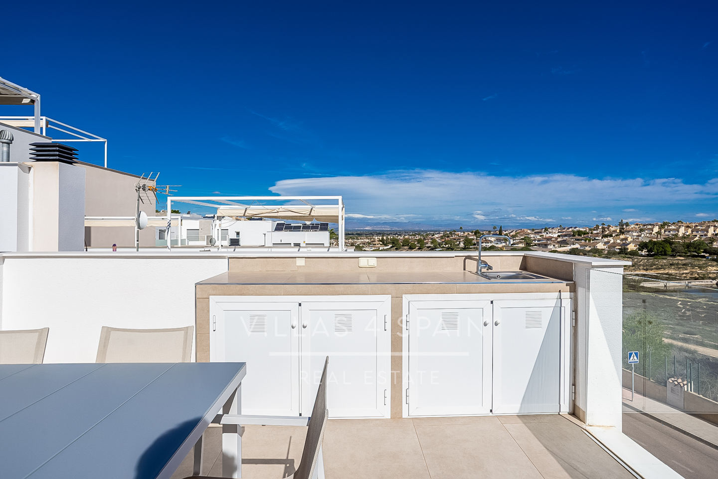 Resale - 3 bed 3 bath modern villa with private pool for sale in Benijofar, Alicante - calle felipe hernandez - Alicante