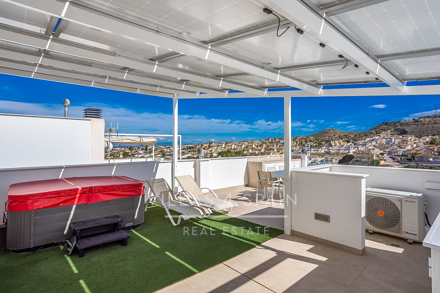 Resale - 3 bed 3 bath modern villa with private pool for sale in Benijofar, Alicante - calle felipe hernandez - Alicante