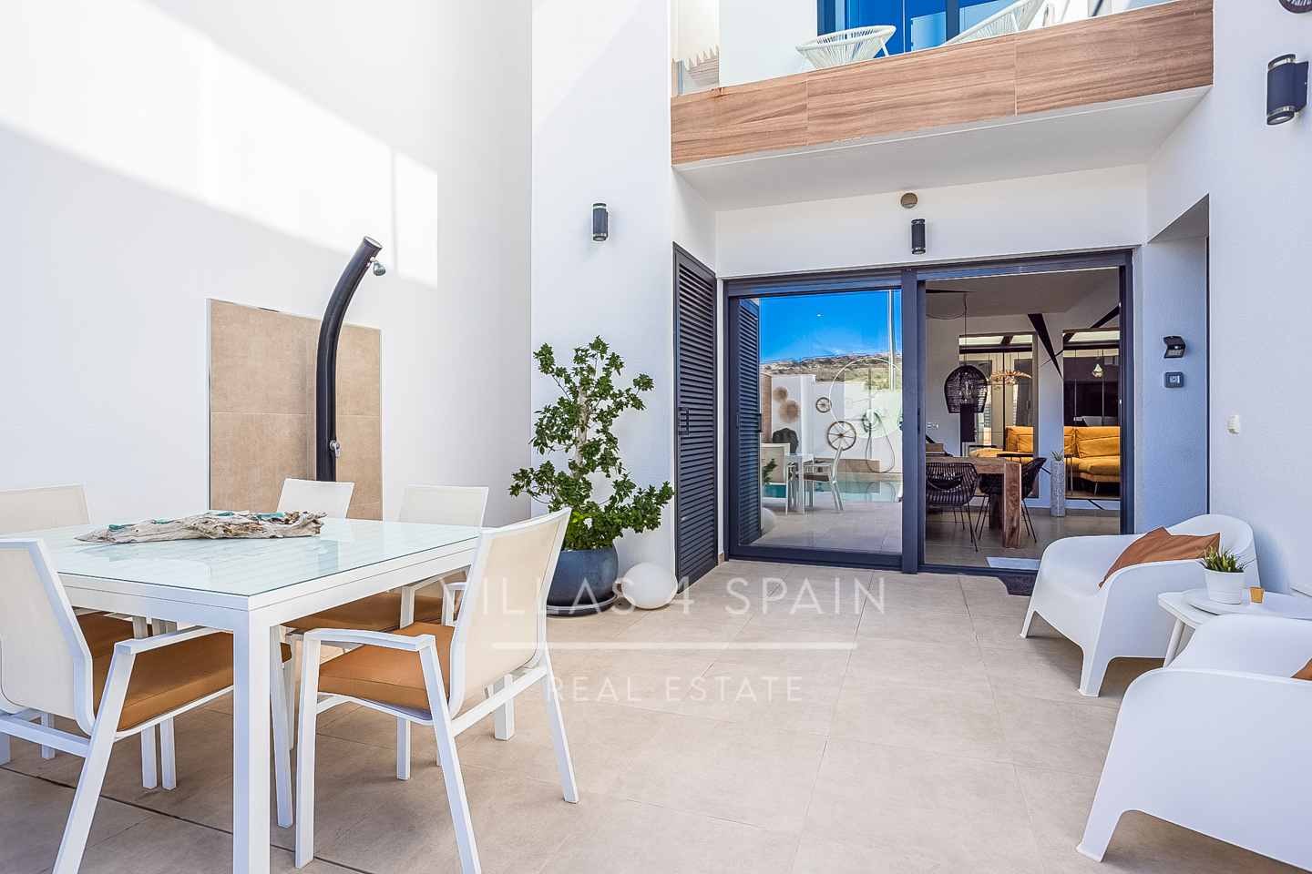Resale - 3 bed 3 bath modern villa with private pool for sale in Benijofar, Alicante - calle felipe hernandez - Alicante