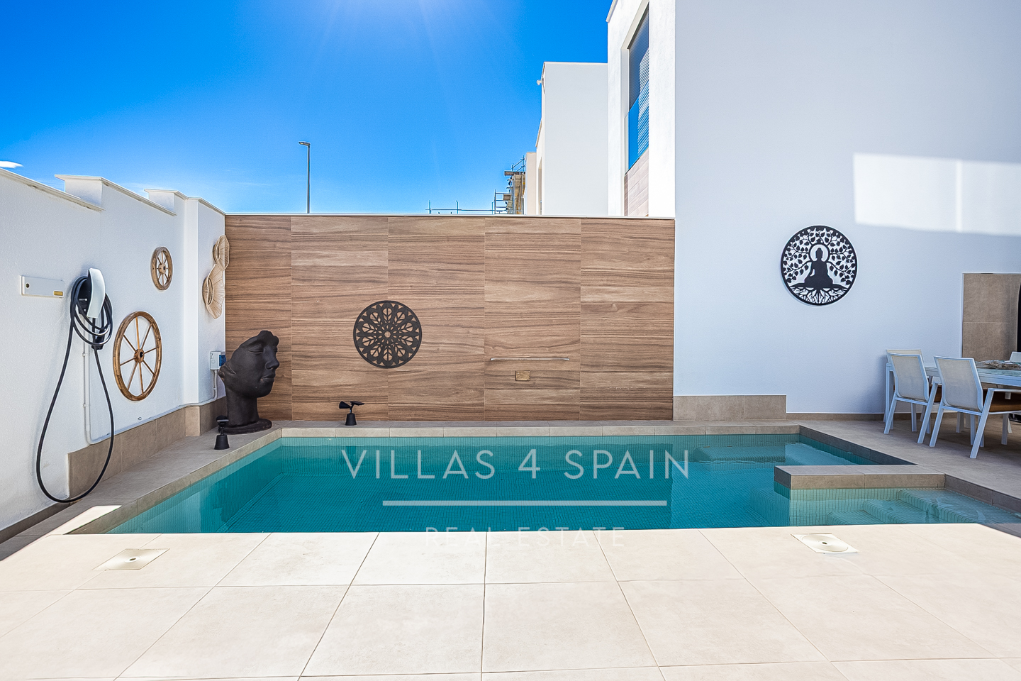 Resale - 3 bed 3 bath modern villa with private pool for sale in Benijofar, Alicante - calle felipe hernandez - Alicante