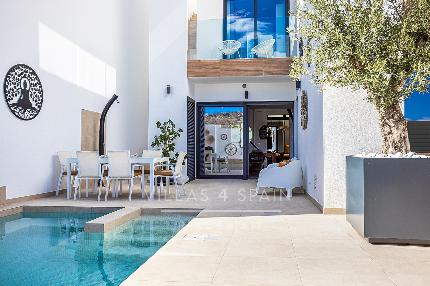 Resale - 3 bed 3 bath modern villa with private pool for sale in Benijofar, Alicante - calle felipe hernandez - Alicante