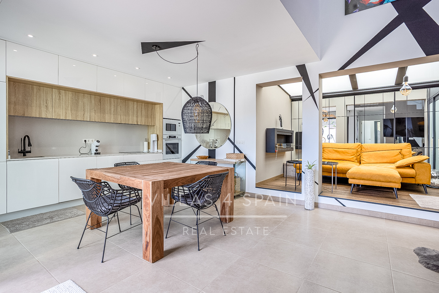 Resale - 3 bed 3 bath modern villa with private pool for sale in Benijofar, Alicante - calle felipe hernandez - Alicante