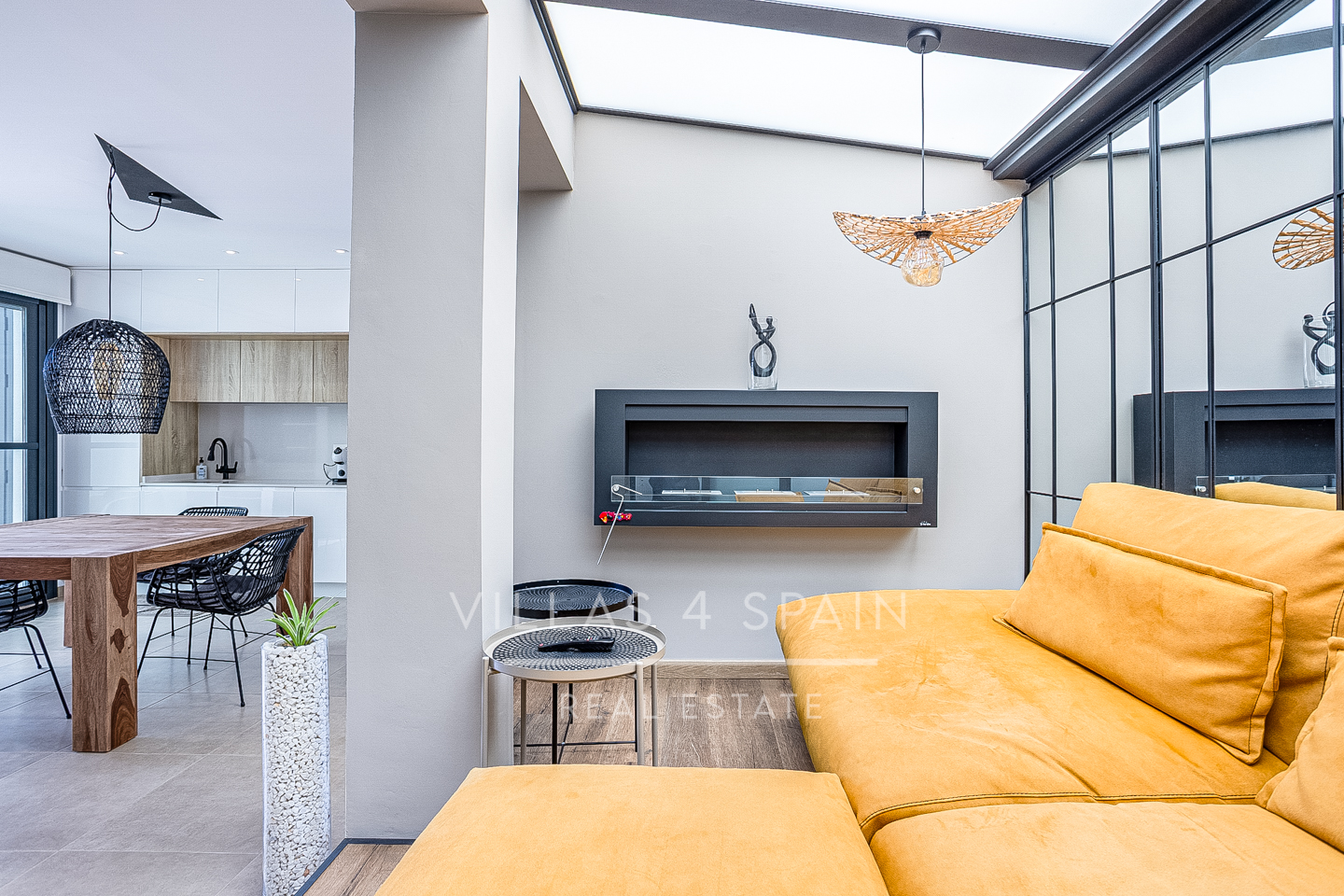 Resale - 3 bed 3 bath modern villa with private pool for sale in Benijofar, Alicante - calle felipe hernandez - Alicante