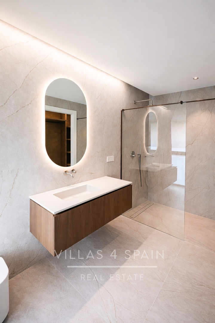 New Build - 4 Bed 4 Bath new build luxury villa in La Marina Alicante - calle estatua de libertad  - Alicante