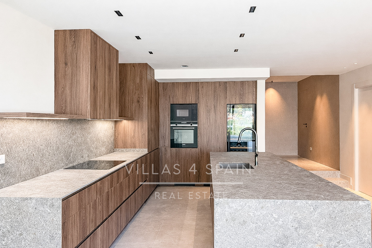 New Build - 4 Bed 4 Bath new build luxury villa in La Marina Alicante - calle estatua de libertad  - Alicante