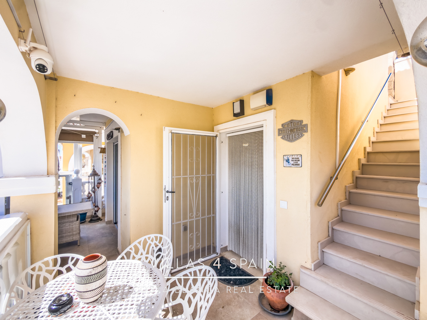 Resale - 3 Bed 2 Bath Villa with underbuild in La Marina Alicante - av. de londres - Alicante