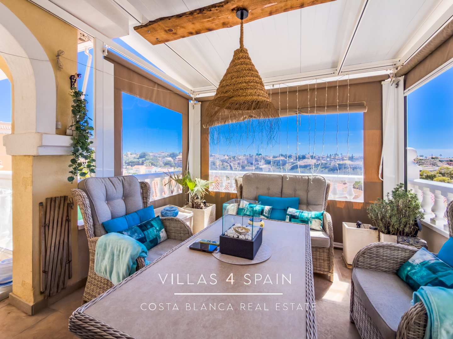 Resale - 3 Bed 2 Bath Villa with underbuild in La Marina Alicante - av. de londres - Alicante
