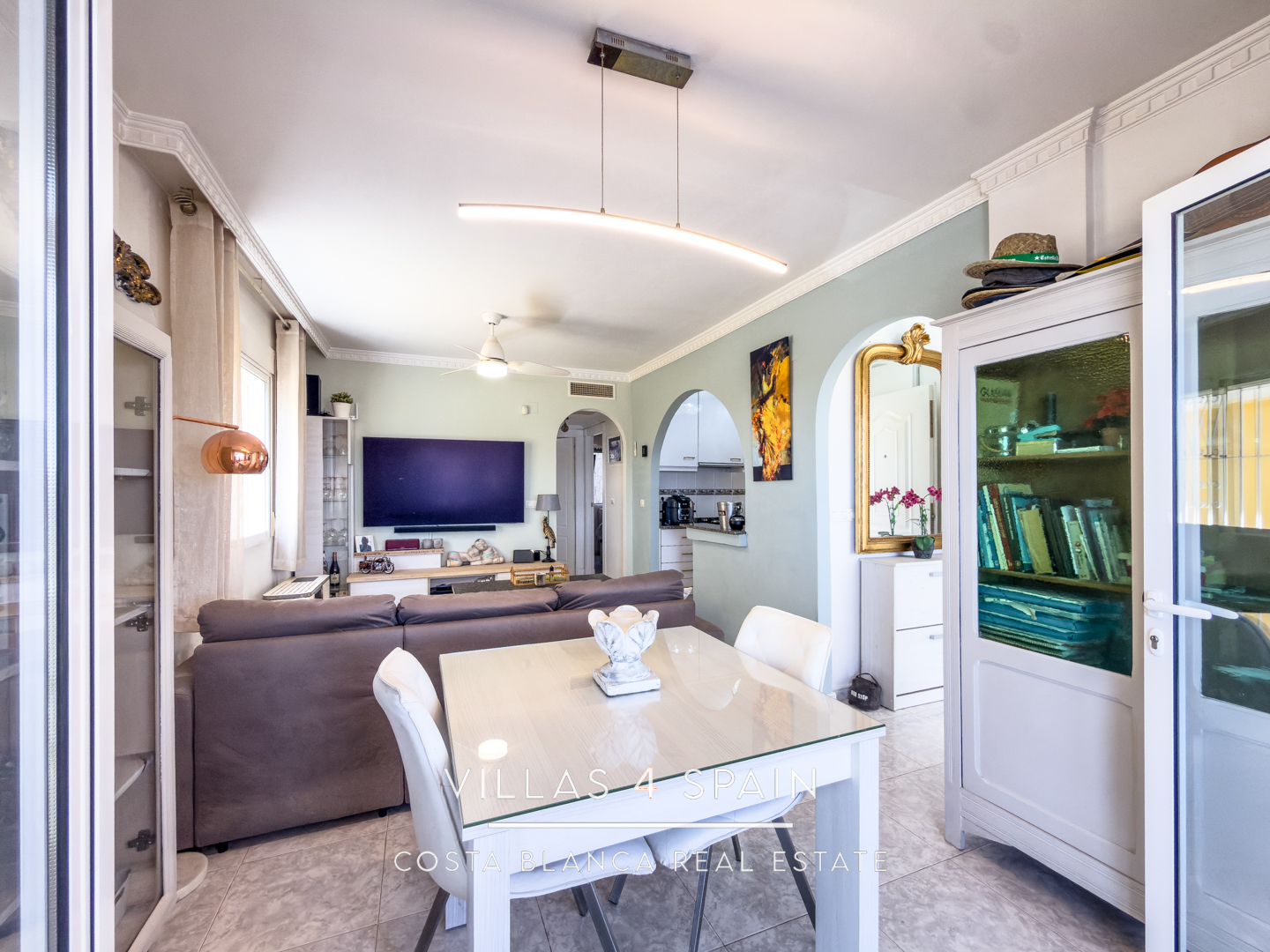 Resale - 3 Bed 2 Bath Villa with underbuild in La Marina Alicante - av. de londres - Alicante