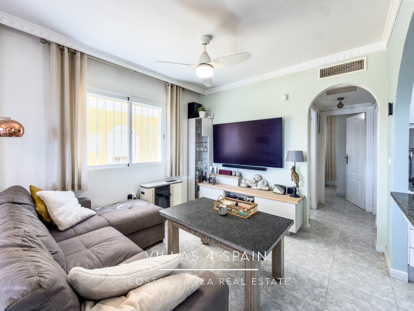 Resale - 3 Bed 2 Bath Villa with underbuild in La Marina Alicante - av. de londres - Alicante