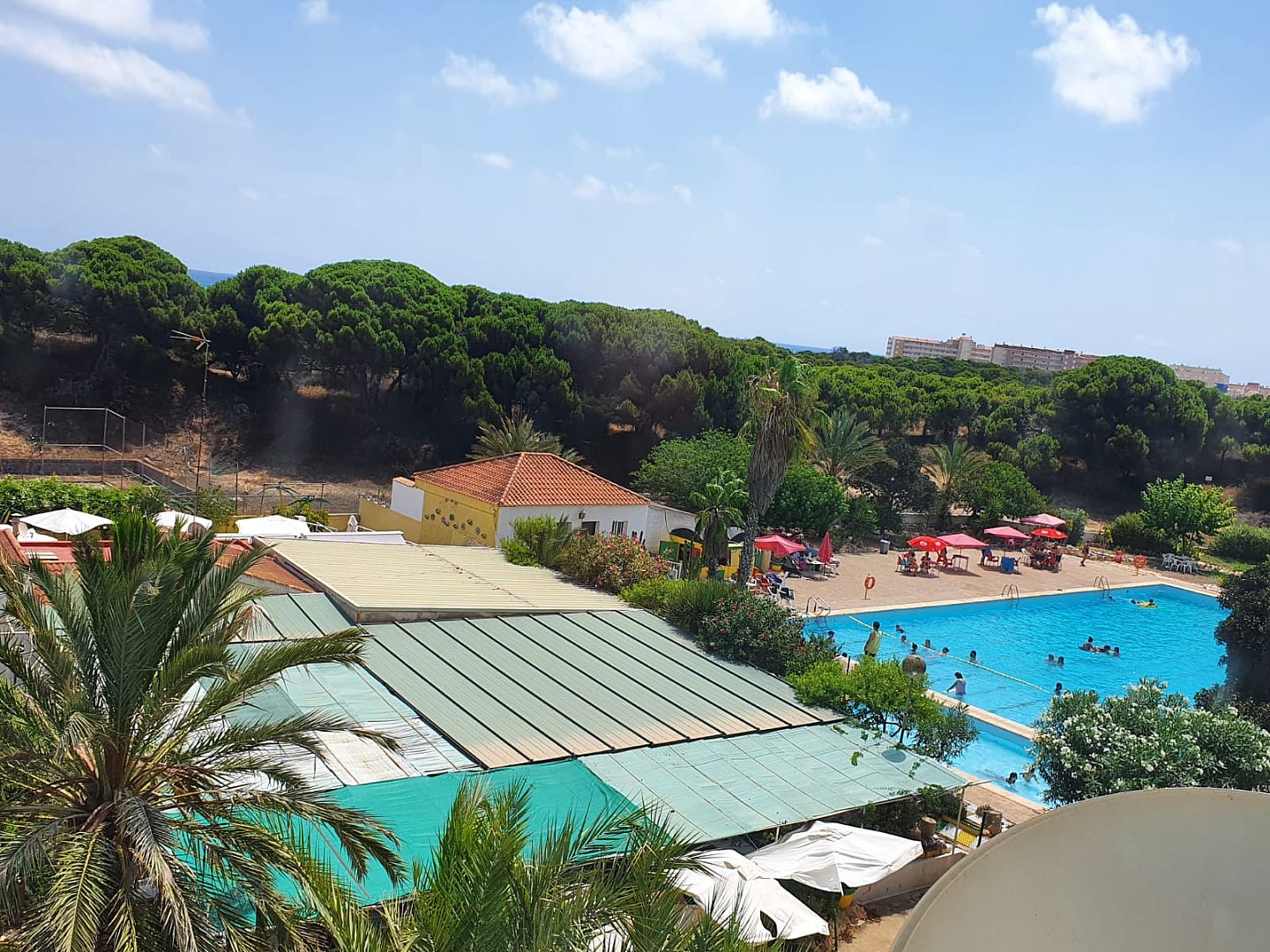 Resale - 2 Bed 1 Bath apartment with sea views and beach access directly in front - partida lomas del polo - Alicante