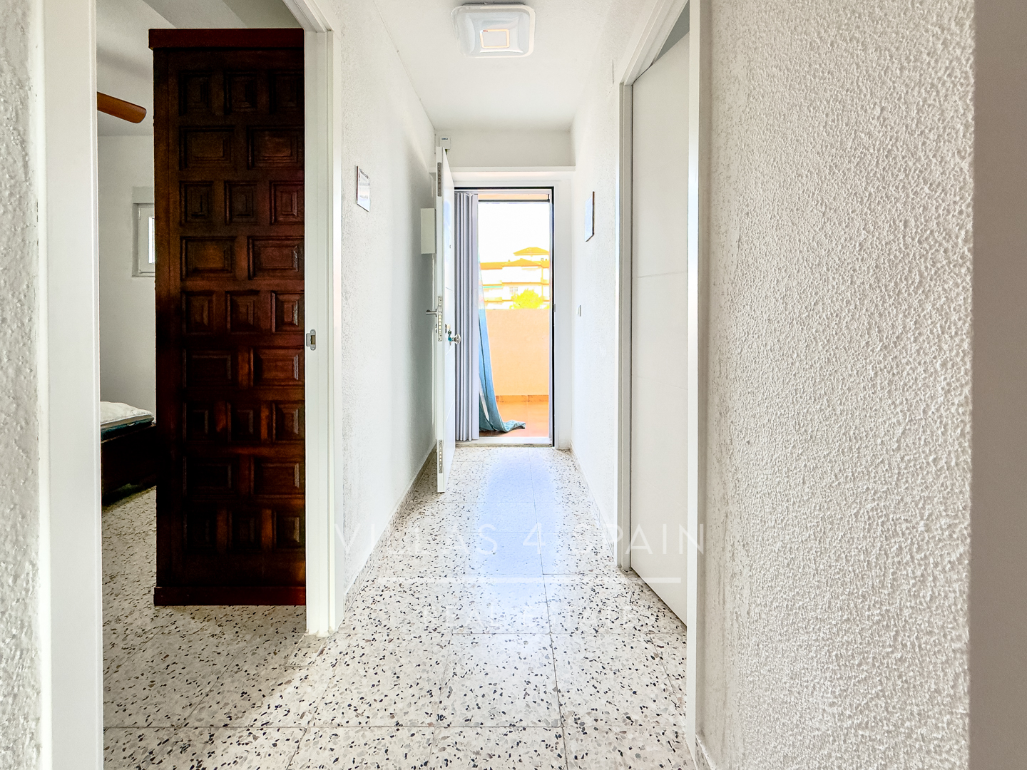 Resale - 2 Bed 1 Bath apartment with sea views and beach access directly in front - partida lomas del polo - Alicante