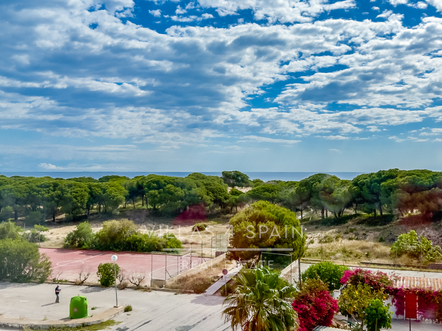 Resale - 2 Bed 1 Bath apartment with sea views and beach access directly in front - partida lomas del polo - Alicante