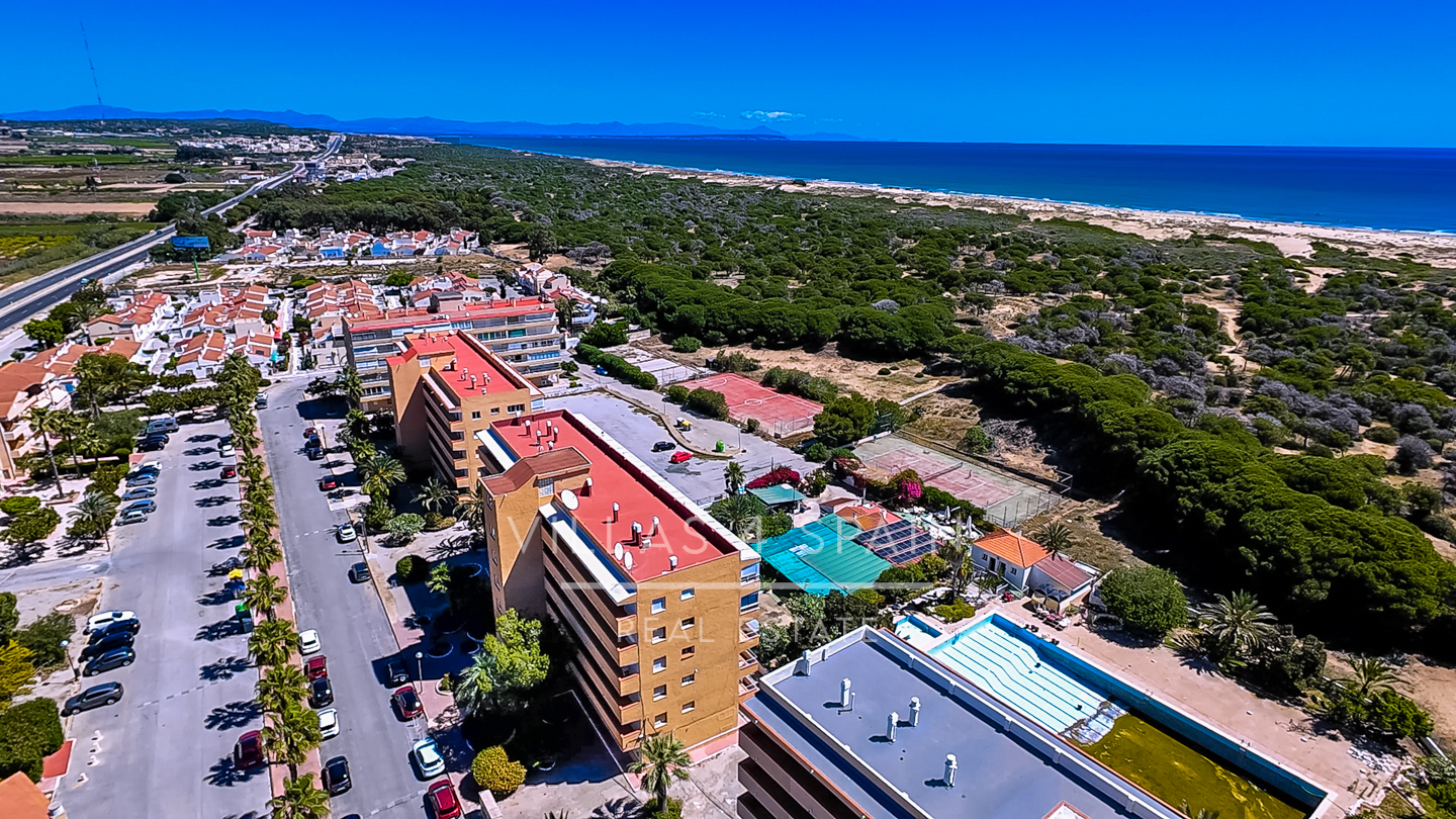 Resale - 2 Bed 1 Bath apartment with sea views and beach access directly in front - partida lomas del polo - Alicante