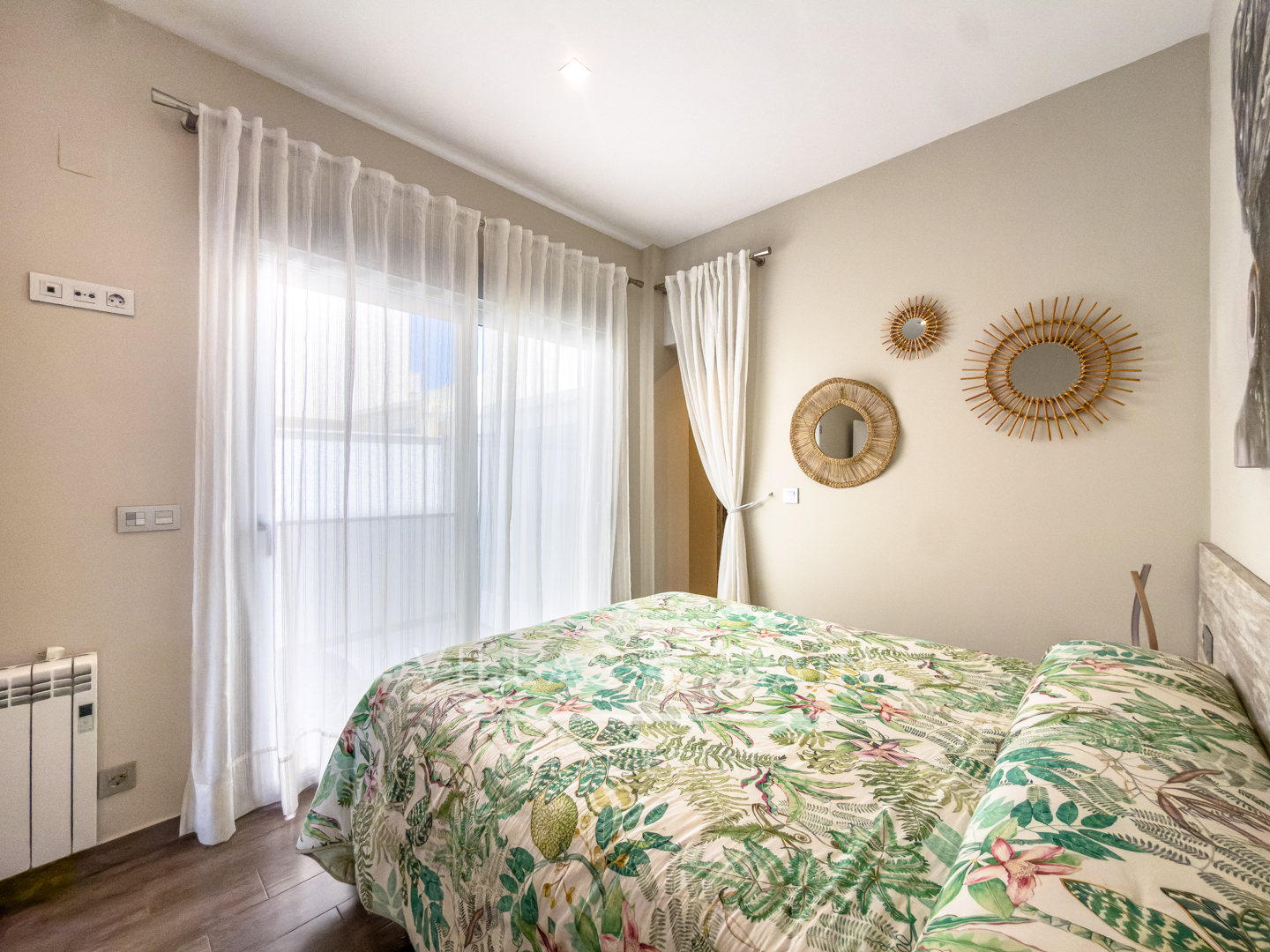 Resale -  3 Bed 3 Bath Villa with a private pool in Daya Vieja Alicante - av. principes de asturias - Alicante