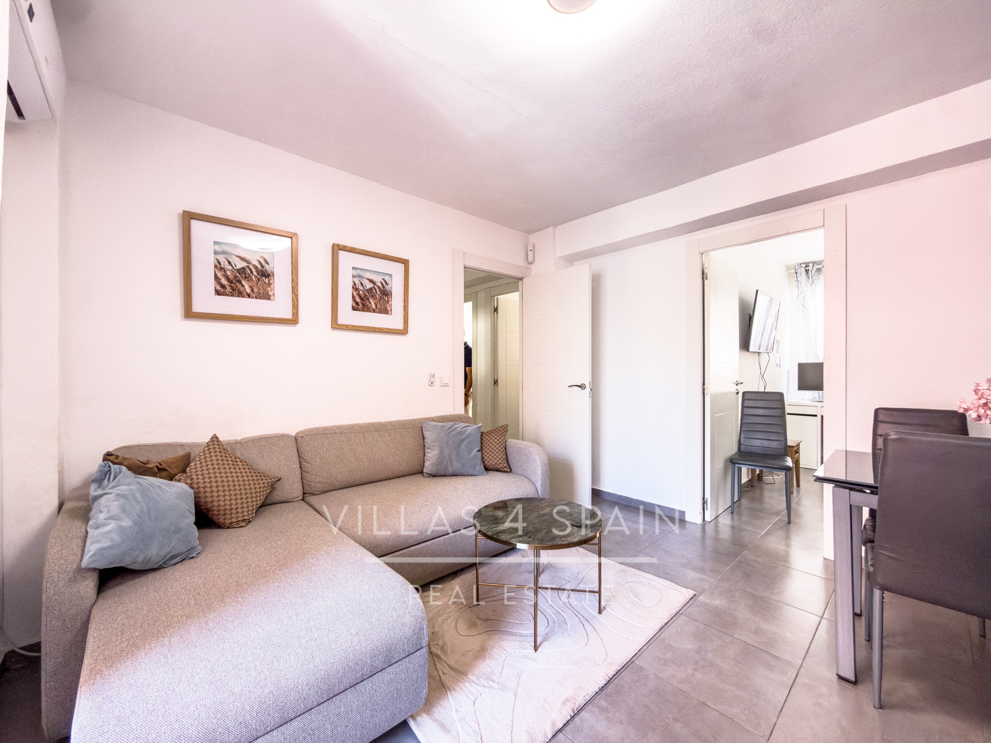 Sold - SOLD fully renovated 3 bed 1 bath apartment 100 metres from the Beach - Calle Mar Baltico  - Alicante