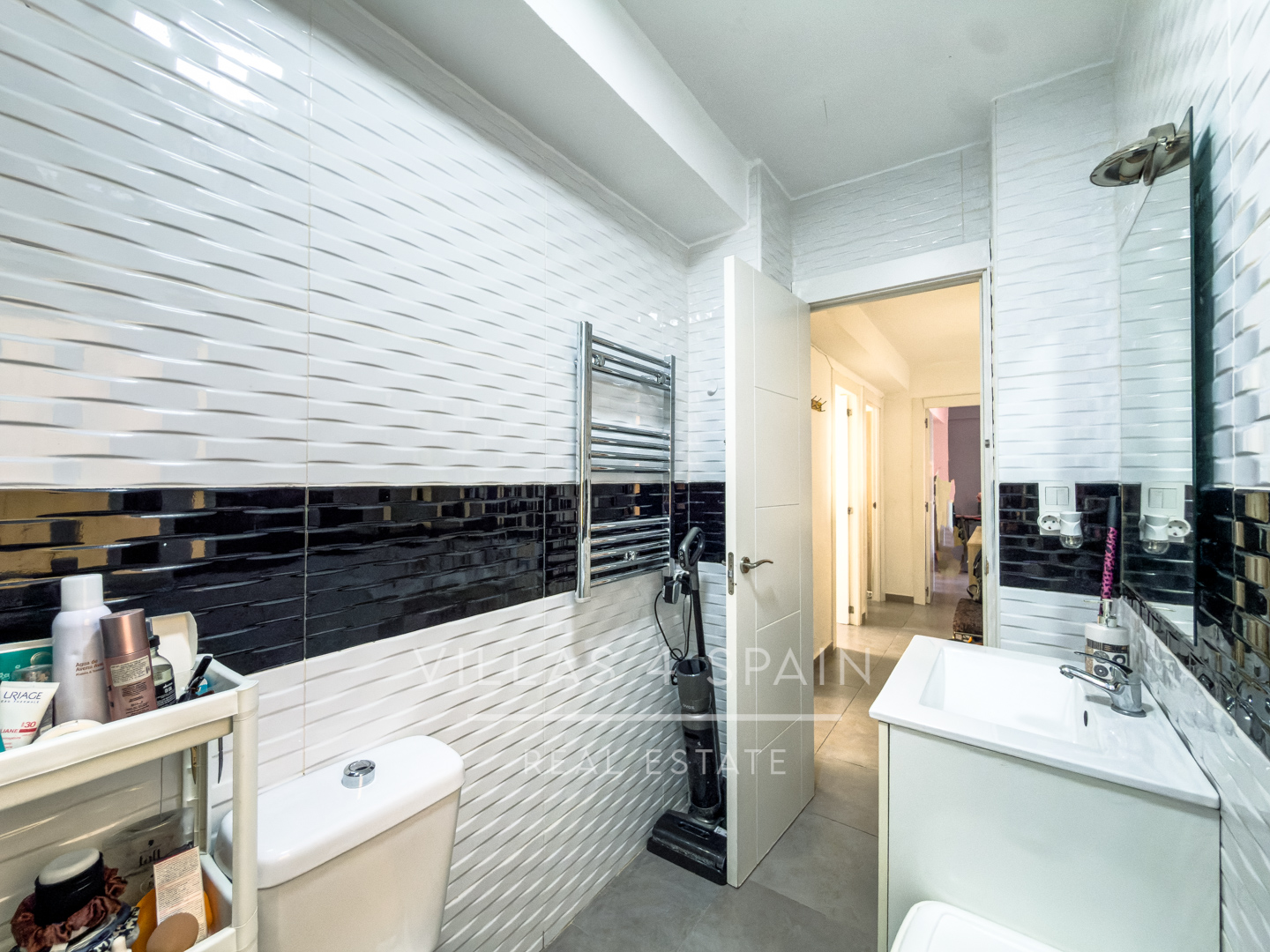 Sold - SOLD fully renovated 3 bed 1 bath apartment 100 metres from the Beach - Calle Mar Baltico  - Alicante