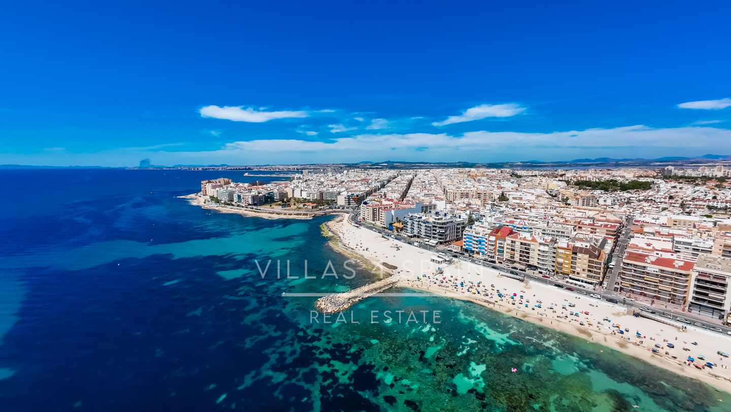 Sold - SOLD fully renovated 3 bed 1 bath apartment 100 metres from the Beach - Calle Mar Baltico  - Alicante