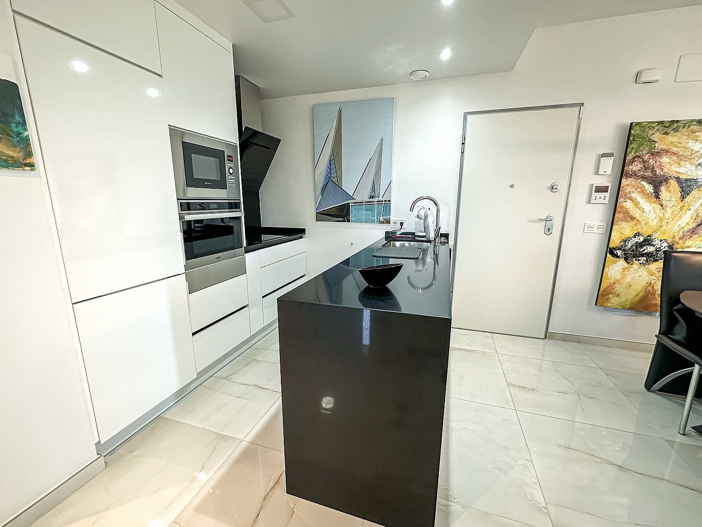 Resale - 3 Bed 2 Bath Penthouse in Los Altos - Torrevieja with Parking Place and Storage Room - C. Lagos de Covadonga - Alicante
