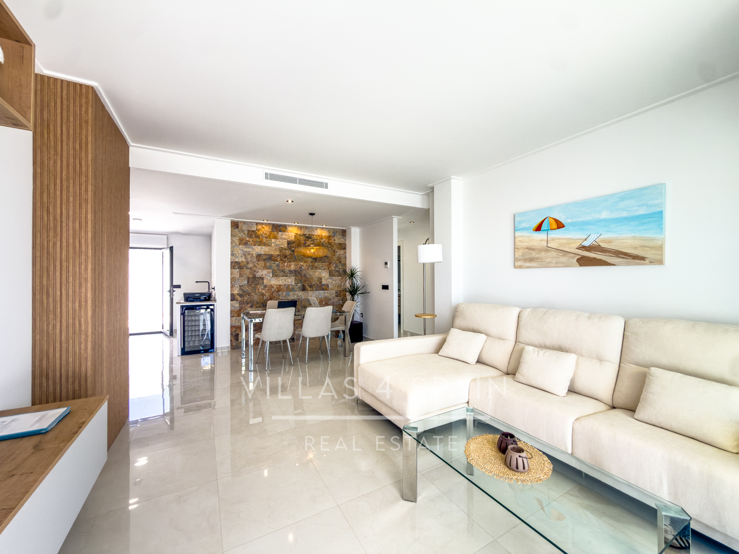 Resale - 3 Bedroom, 2 Bath New Villa with private pool and parking for sale in La Marina. - calle fernando rey  - Alicante