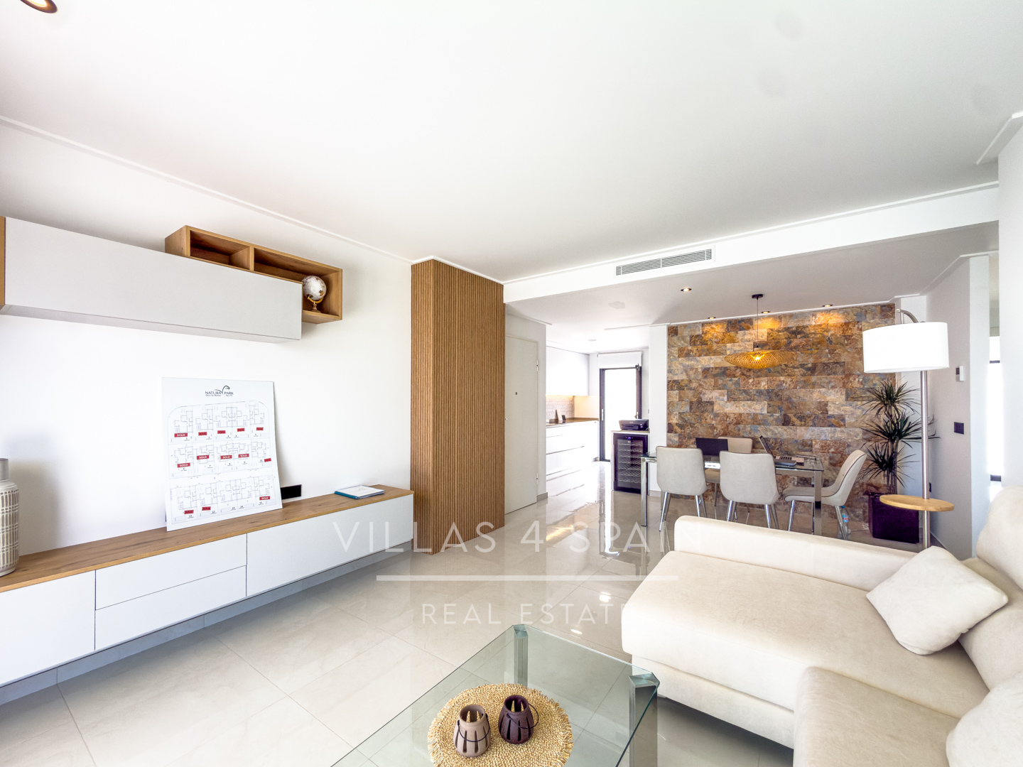 Resale - 3 Bedroom, 2 Bath New Villa with private pool and parking for sale in La Marina. - calle fernando rey  - Alicante
