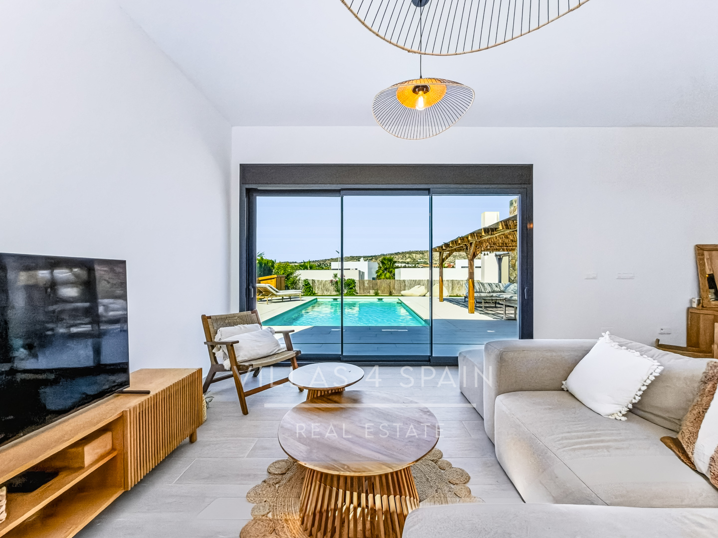 Resale - 3 bed 2 bath modern villa with private pool, parking and a large roof terrace in La Finca Golf, Algorfa, Alicante. - Av. Antonio Pedrera Soler - Alicante