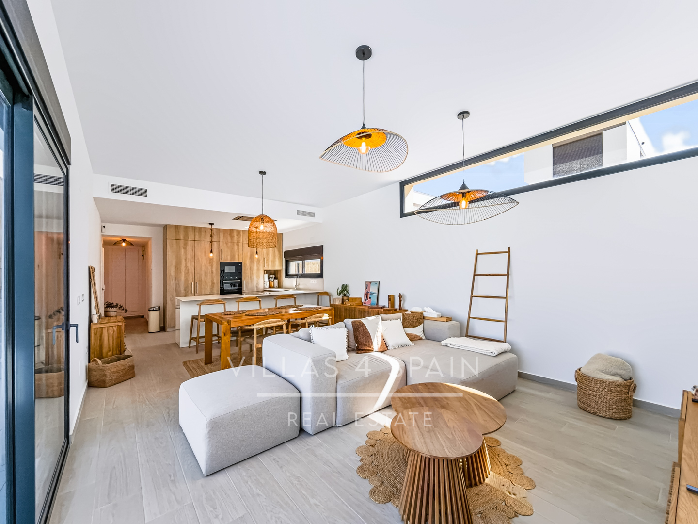 Resale - 3 bed 2 bath modern villa with private pool, parking and a large roof terrace in La Finca Golf, Algorfa, Alicante. - Av. Antonio Pedrera Soler - Alicante