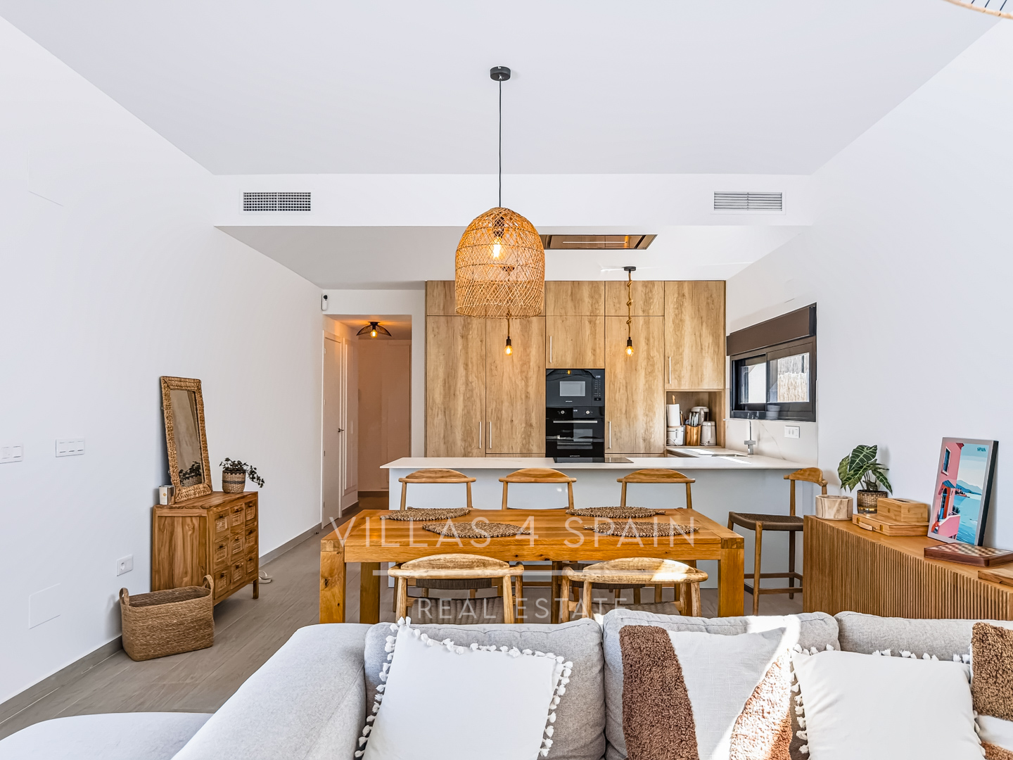 Resale - 3 bed 2 bath modern villa with private pool, parking and a large roof terrace in La Finca Golf, Algorfa, Alicante. - Av. Antonio Pedrera Soler - Alicante