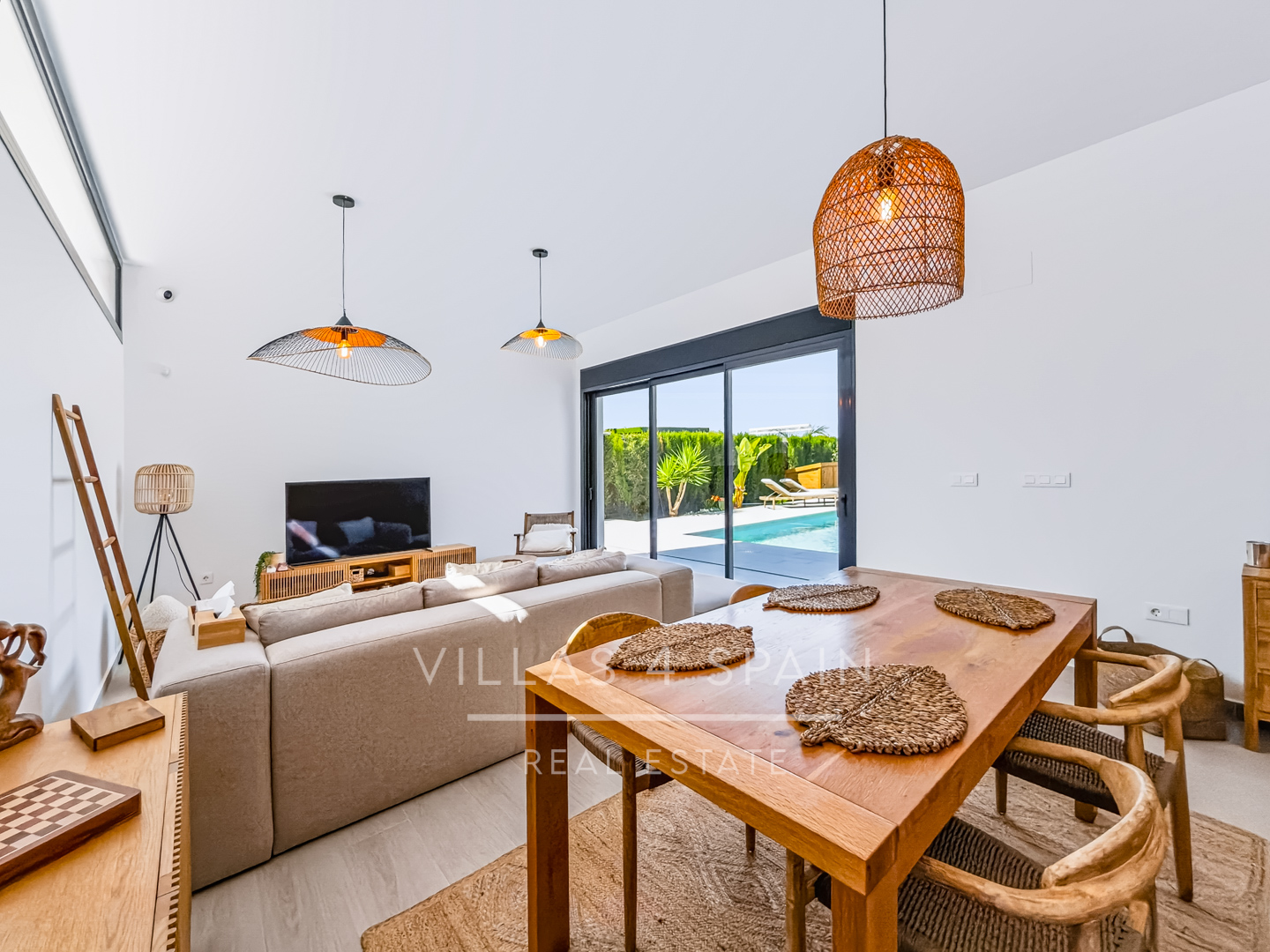 Resale - 3 bed 2 bath modern villa with private pool, parking and a large roof terrace in La Finca Golf, Algorfa, Alicante. - Av. Antonio Pedrera Soler - Alicante