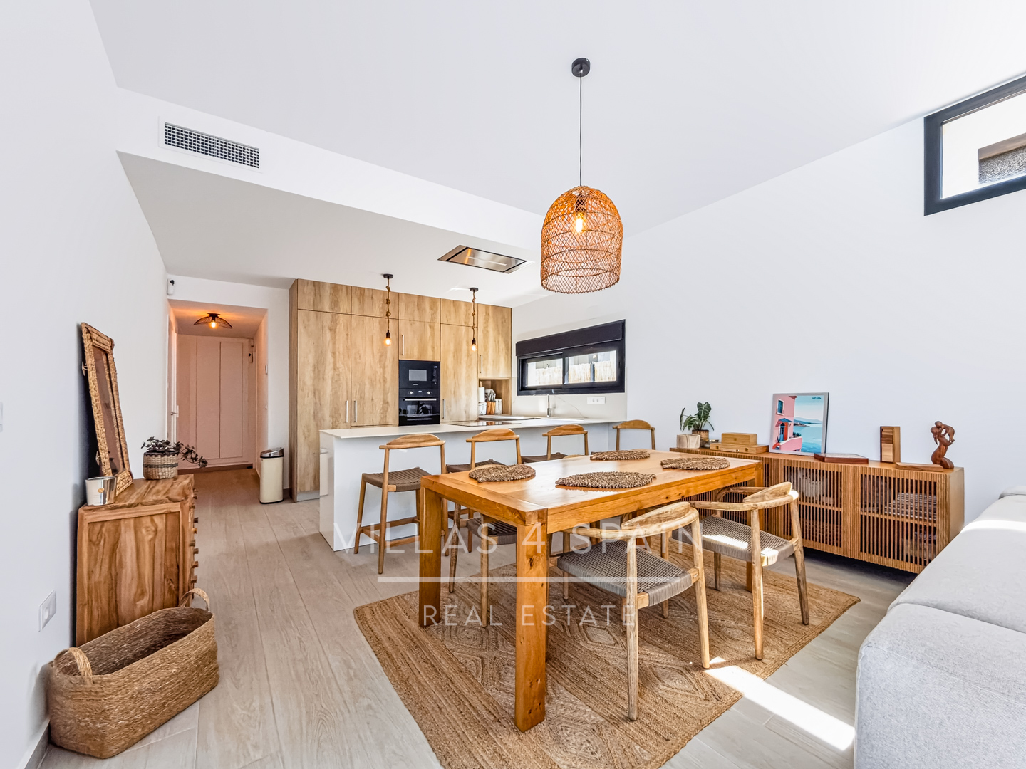 Resale - 3 bed 2 bath modern villa with private pool, parking and a large roof terrace in La Finca Golf, Algorfa, Alicante. - Av. Antonio Pedrera Soler - Alicante
