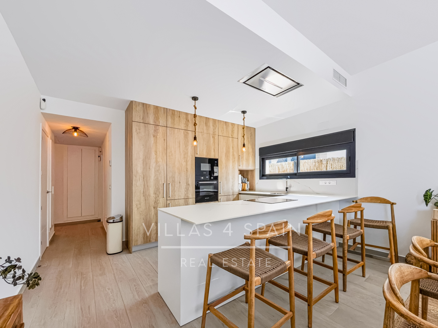 Resale - 3 bed 2 bath modern villa with private pool, parking and a large roof terrace in La Finca Golf, Algorfa, Alicante. - Av. Antonio Pedrera Soler - Alicante