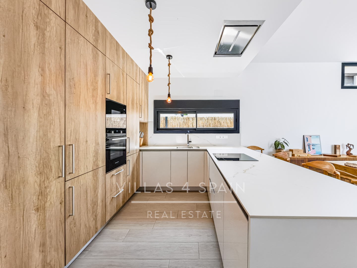 Resale - 3 bed 2 bath modern villa with private pool, parking and a large roof terrace in La Finca Golf, Algorfa, Alicante. - Av. Antonio Pedrera Soler - Alicante