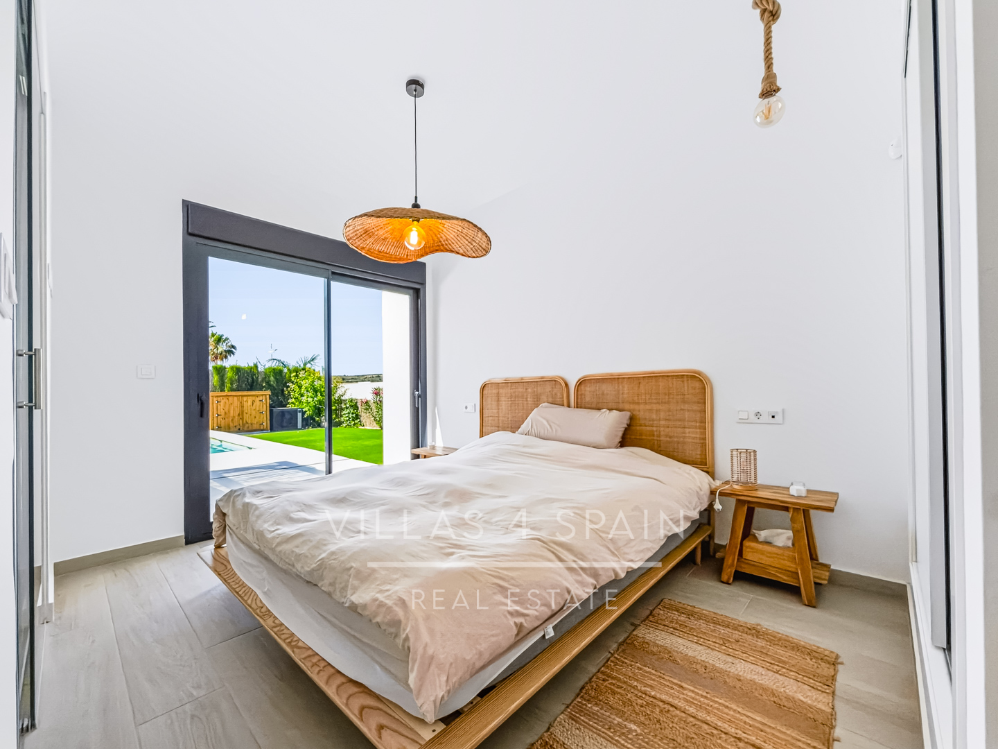 Resale - 3 bed 2 bath modern villa with private pool, parking and a large roof terrace in La Finca Golf, Algorfa, Alicante. - Av. Antonio Pedrera Soler - Alicante