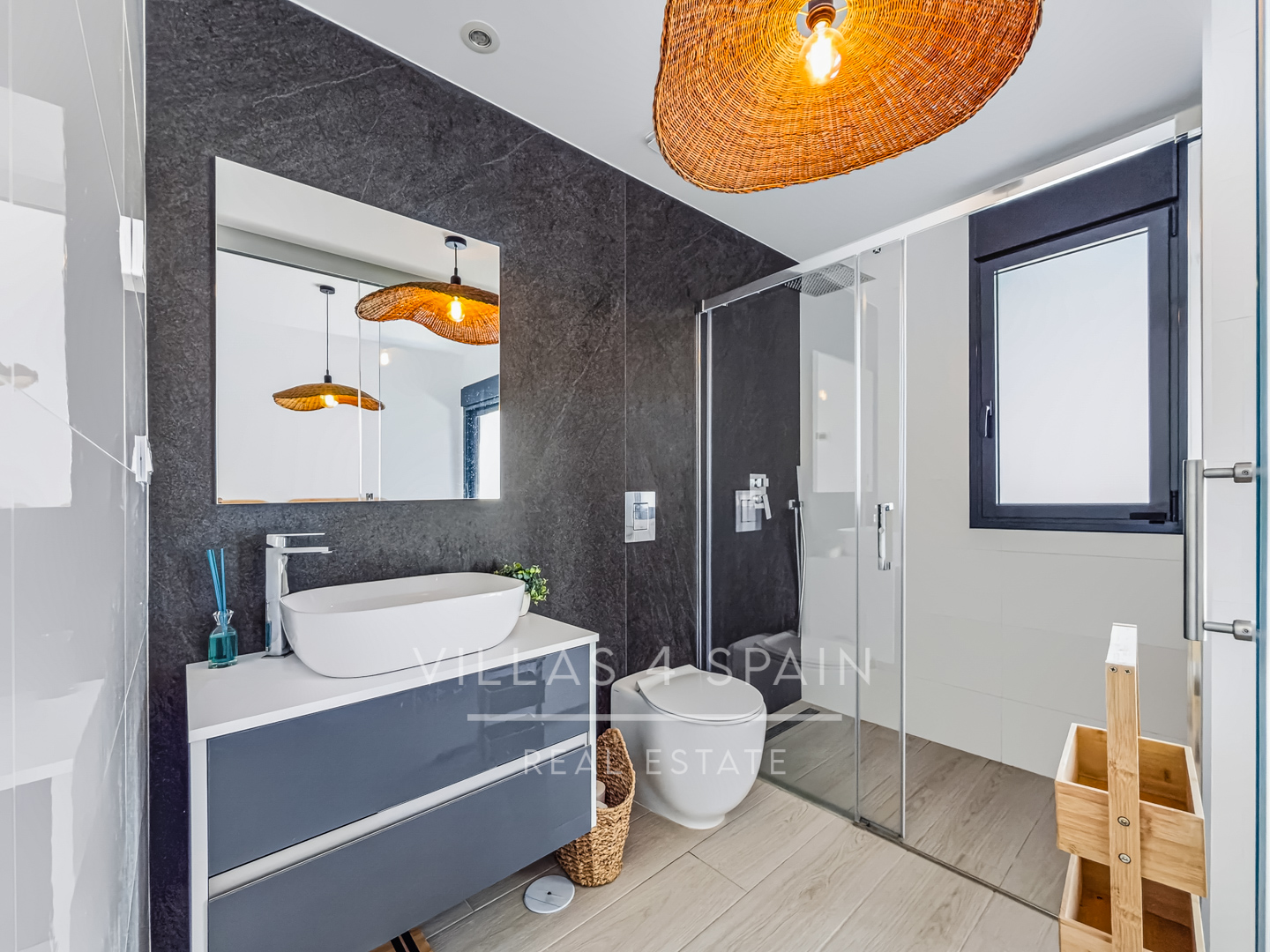 Resale - 3 bed 2 bath modern villa with private pool, parking and a large roof terrace in La Finca Golf, Algorfa, Alicante. - Av. Antonio Pedrera Soler - Alicante