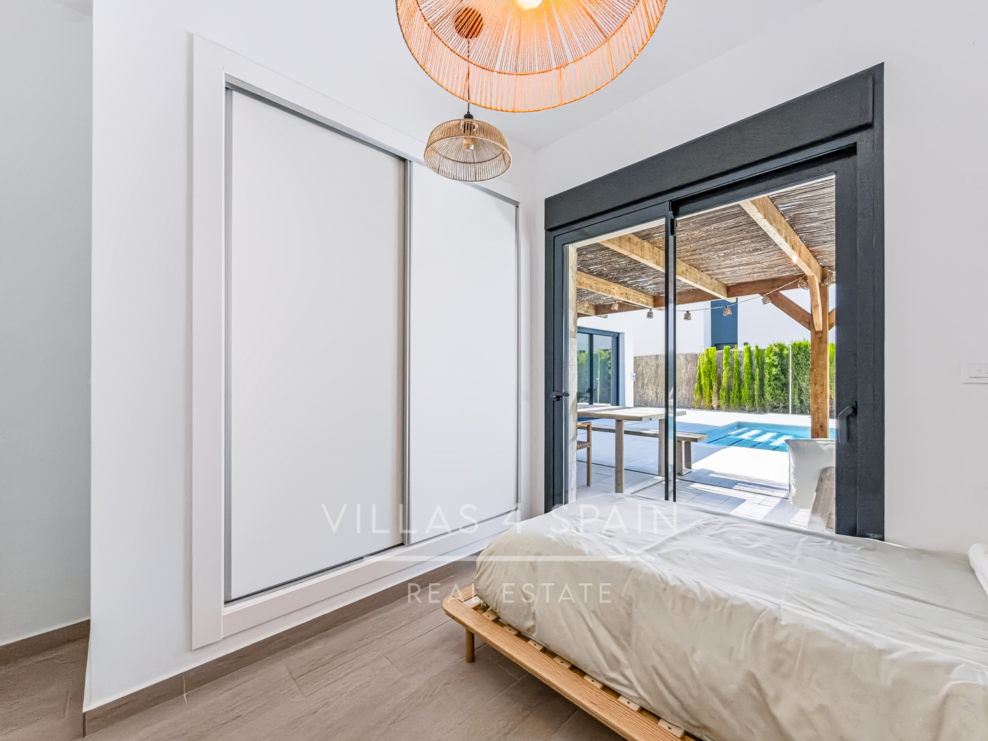 Resale - 3 bed 2 bath modern villa with private pool, parking and a large roof terrace in La Finca Golf, Algorfa, Alicante. - Av. Antonio Pedrera Soler - Alicante