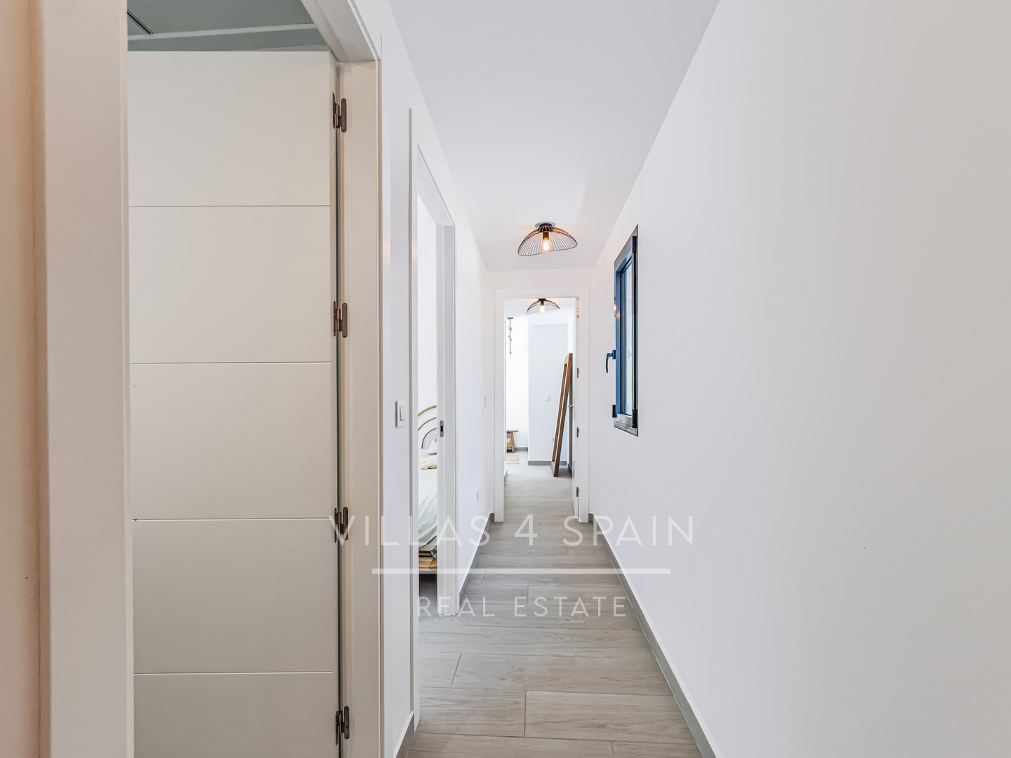 Resale - 3 bed 2 bath modern villa with private pool, parking and a large roof terrace in La Finca Golf, Algorfa, Alicante. - Av. Antonio Pedrera Soler - Alicante