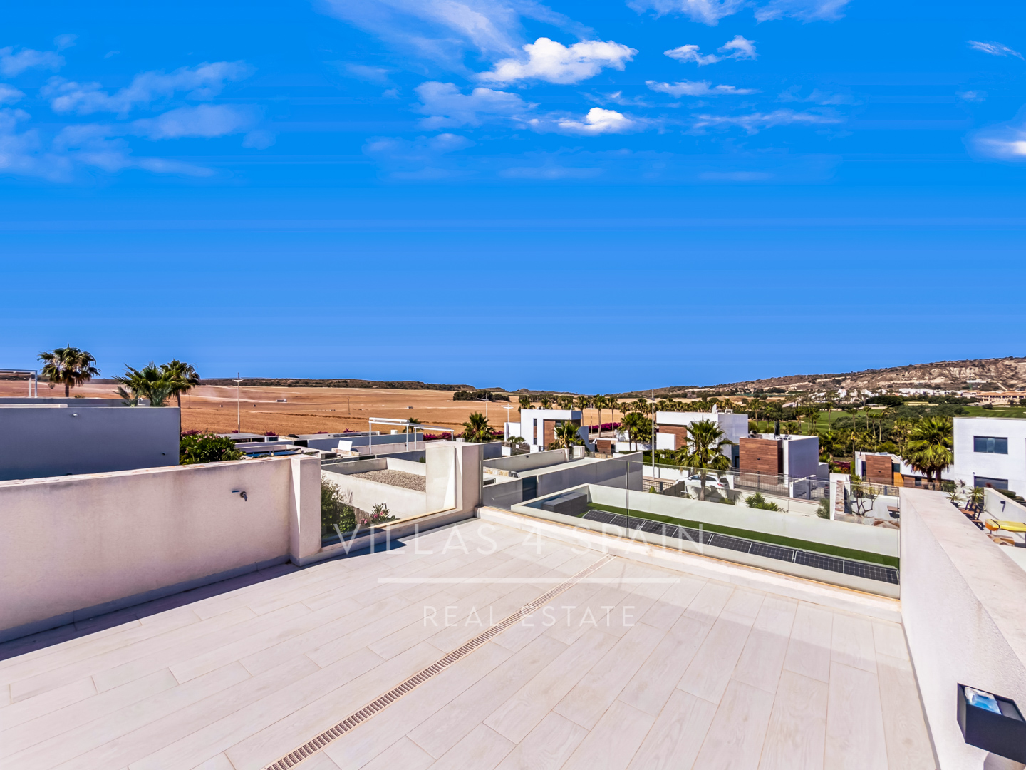 Resale - 3 bed 2 bath modern villa with private pool, parking and a large roof terrace in La Finca Golf, Algorfa, Alicante. - Av. Antonio Pedrera Soler - Alicante