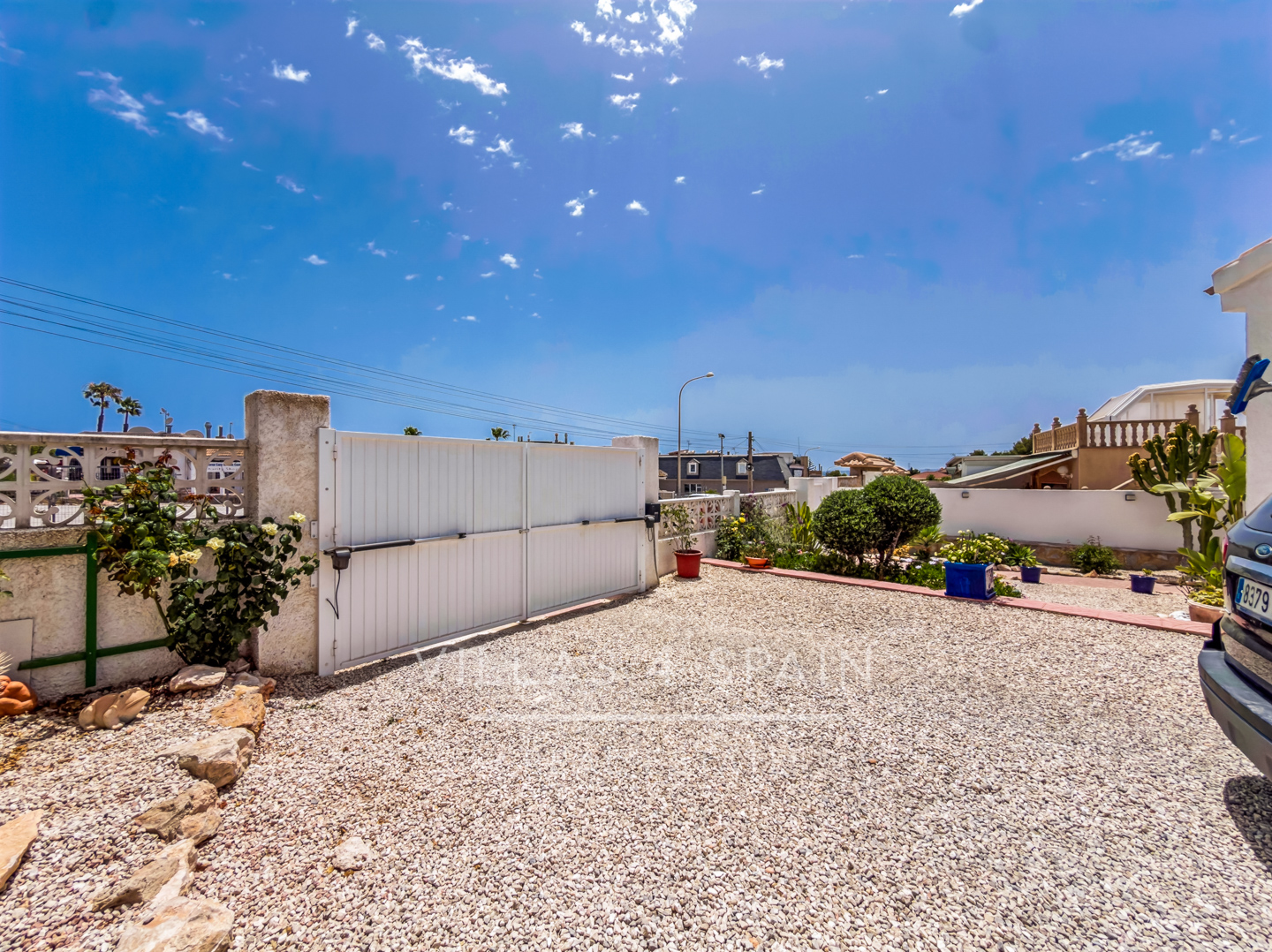 Resale - 3 Bed 2 Bath Villa with a Private Pool, Garden and parking in Ciudad Quesada, Rojales, Alicante  - av. de las naciones - Alicante