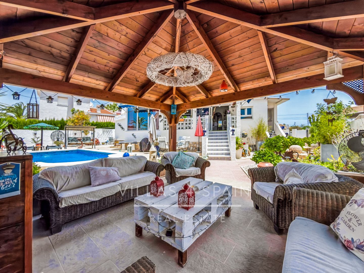 3 Bed 2 Bath Villa with a Private Pool, Garden and parking in Ciudad Quesada, Rojales, Alicante 