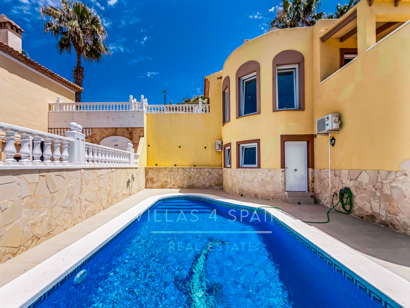 Resale - 3 Bed 3 Bath Villa with Private Pool and Parking in La Marquesa Golf Ciudad Quesada - Av. de la Marquesa - Alicante