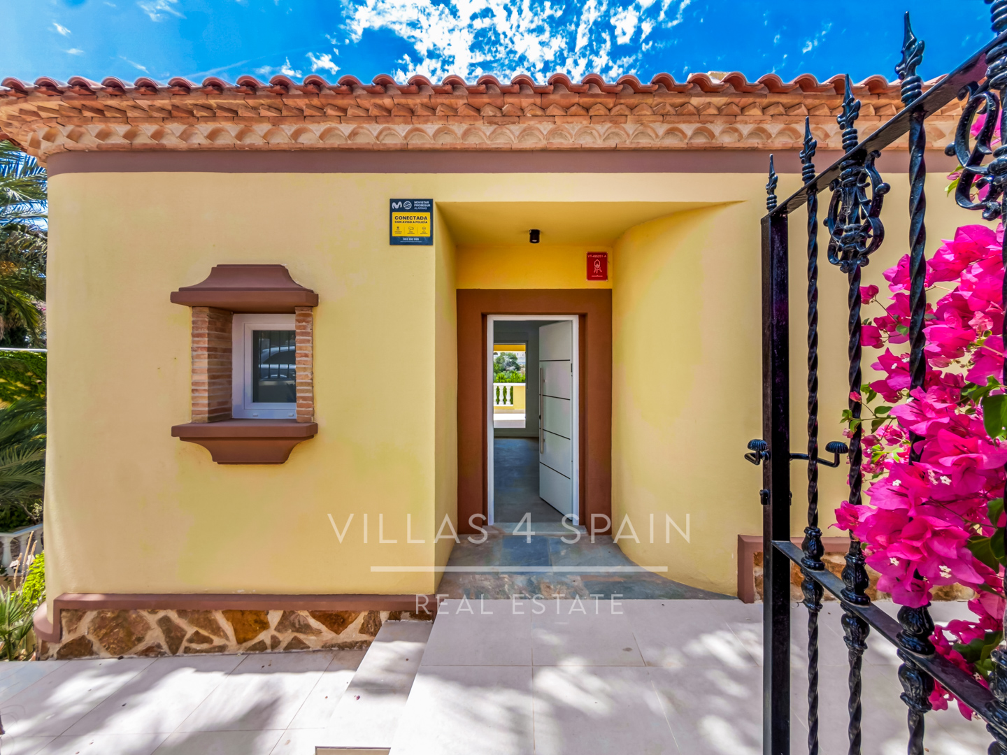 Resale - 3 Bed 3 Bath Villa with Private Pool and Parking in La Marquesa Golf Ciudad Quesada - Av. de la Marquesa - Alicante