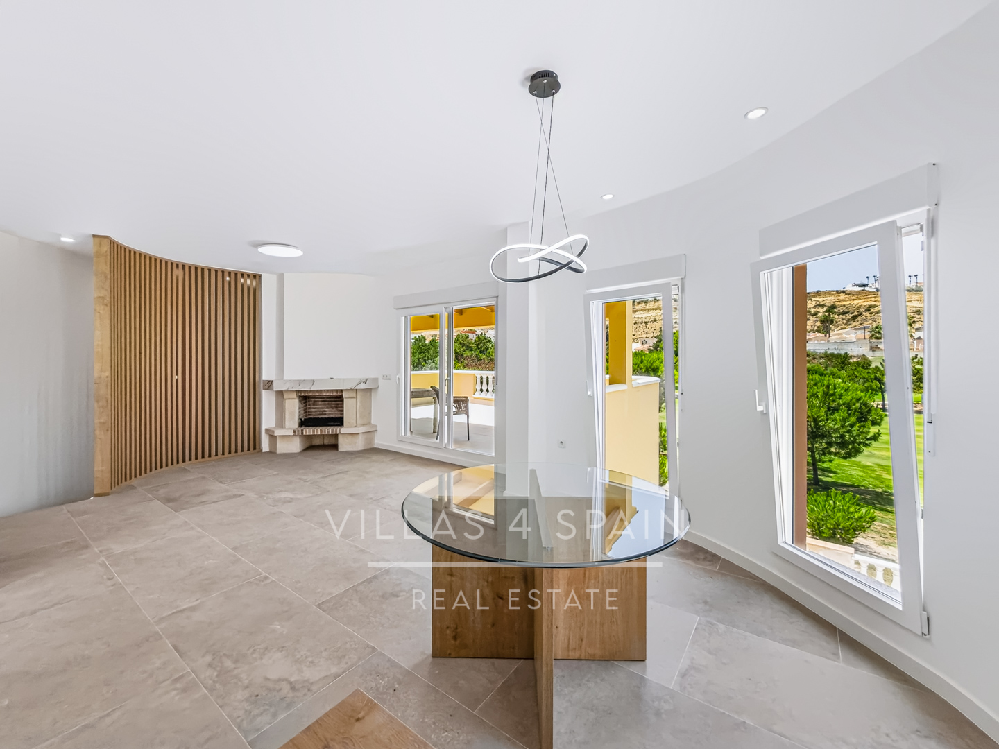 Resale - 3 Bed 3 Bath Villa with Private Pool and Parking in La Marquesa Golf Ciudad Quesada - Av. de la Marquesa - Alicante
