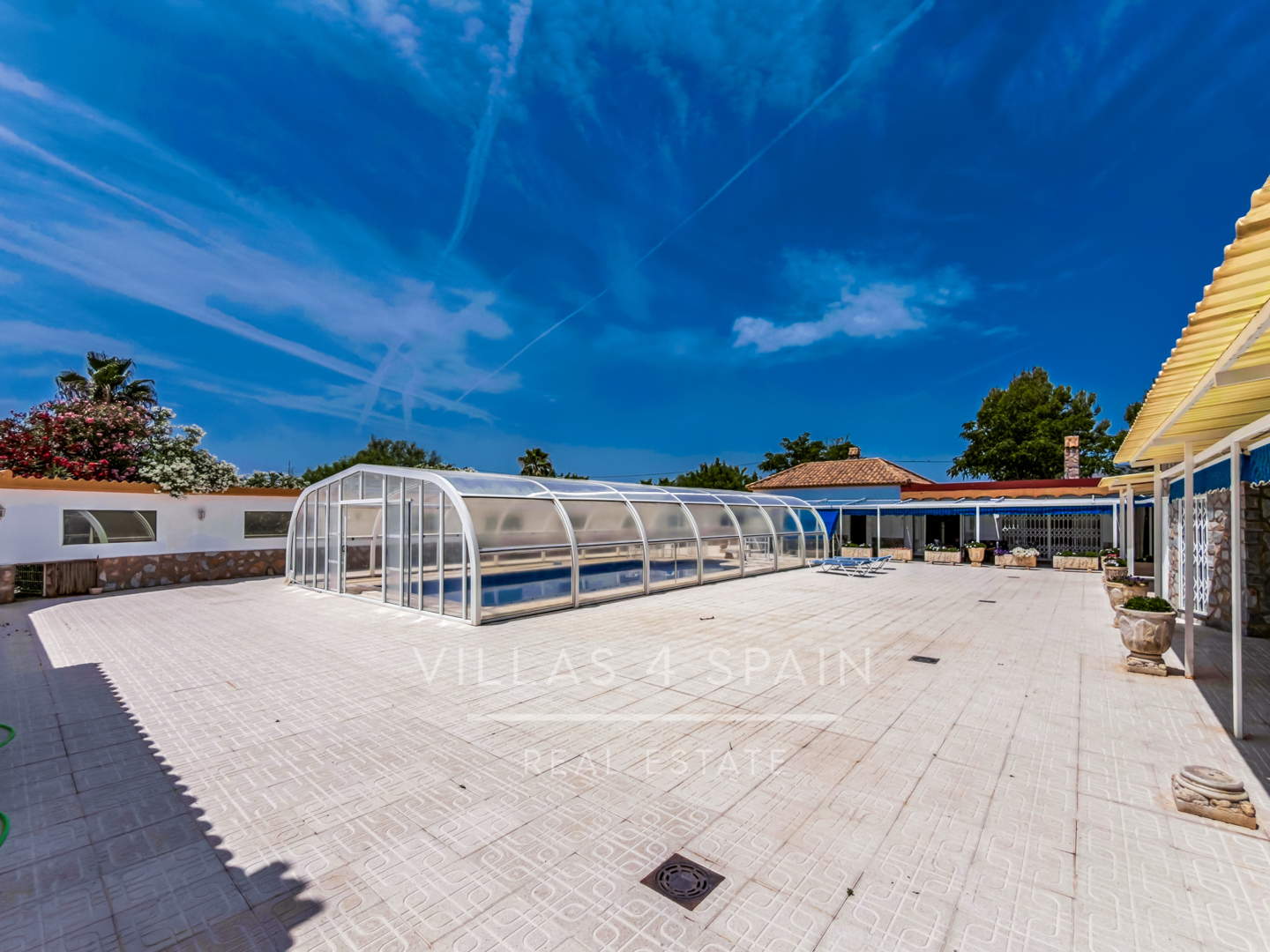 Resale - 6 Bed 4 Bath Villa with Pool and Large Plot with multiple garages in Fortuna  - calle baños 3 - Murcia