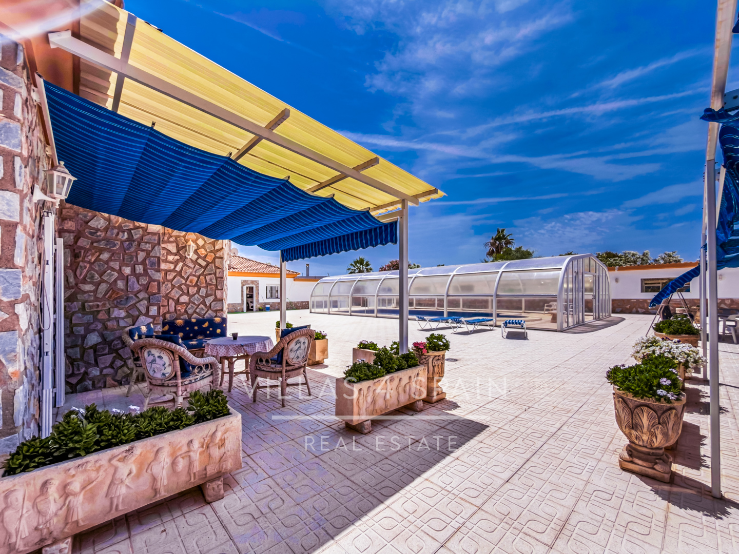 Resale - 6 Bed 4 Bath Villa with Pool and Large Plot with multiple garages in Fortuna  - calle baños 3 - Murcia